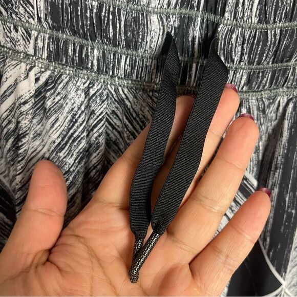 Lululemon Namaskar Pant II Heat Wave Size 8 - Picture 8 of 10